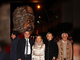 migliaia-di-persone-in-piazza-del-popolo-e-via-mazzini-per-il-carnevale-di-marsala