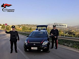 trapani/valderice-prova-a-rubare-auto-parcheggiata-davanti-la-caserma-arrestato