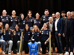 la-citta-abbraccia-la-sigel-seap-marsala-volley-al-teatro-sollima