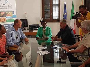 l-eurodeputata-kyenge-in-visita-al-distretto-della-pesca-proposta-una-zona-franca-per-il-porto-di-mazara-del-vallo
