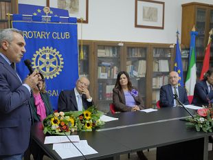 marsala-rotary-club-consegnata-la-borsa-di-studio-in-memoria-del-notaio-leonardo-pizzo