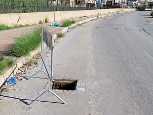 via-virgilio-tombino-scoperto-le-transenne-non-risolvono-il-problema