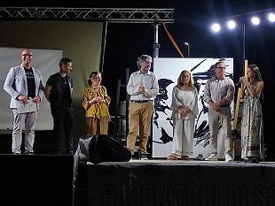 petrosino-fabio-ingrassia-emoziona-piazza-biscione-con-cacciatori-di-sogni
