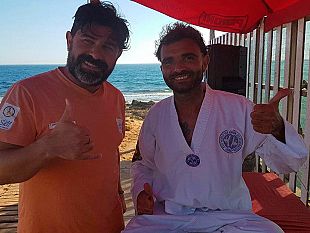 video-il-maestro-shiatzu-portoghese-ispirato-dal-mare-dell-approdo-dei-saraceni