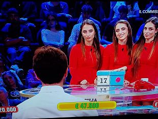 vincono-le-gemelle-di-san-vito-lo-capo-ad-affari-tuoi-ma-rinunciano-a-premio-piu-alto