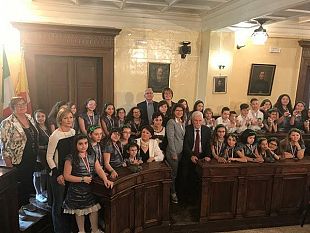 in-canti-di-natale-del-coro-doremi-al-teatro-selinus