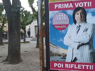 una-punta-di-sal-larroganza-del-potere-la-metafora-di-camilleri