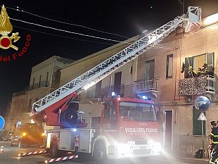 i-vigili-del-fuoco-di-trapani-hanno-effettuato-un-trasferimento-in-ospedale-di-una-persona-affetta-da-obesita