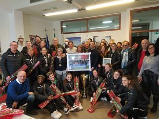 riconoscimento-alla-handball-erice-per-la-vittoria-della-coppa-italia