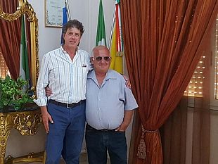 percepisce-il-rdc-e-lavora-gratis-per-la-sua-citta-ricevuto-dal-sindaco-castiglione