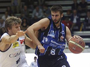 trapani-pallacanestro-riccardo-tavernelli-e-granata