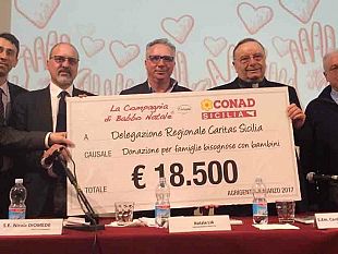 conad-sicilia-e-la-compagnia-di-babbo-natale-onlus-devolvono-oltre-18-mila-euro-a-caritas-sicilia