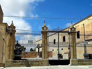 marsala/petrosino-il-sindaco-e-la-vice-sindaca-fanno-chiarezza-sulla-sepoltura-di-3-salme