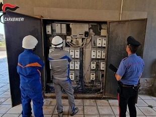 furti-di-energia-elettrica-nei-primi-cinque-mesi-del-2026-sono-gia-15-gli-arresti-e-24-le-denunce