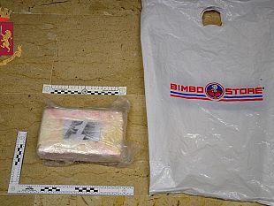 trapani/scappa-dopo-aver-gettato-un-chilo-di-cocaina-pusher-arrestato-dalla-polizia-di