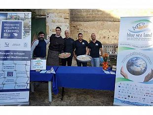 mazara-distretto-pesca-alla-ii-edizione-della-sagra-del-vino-novello-nell-estate-di-san-martino