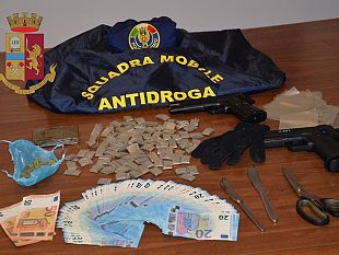 la-polizia-di-stato-arresta-pusher-ivoriano-nel-centro-di-accoglienza-di-salemi