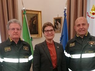 visita-del-comandante-dei-vigili-del-fuoco-antonino-galfo-al-prefetto-di-trapani
