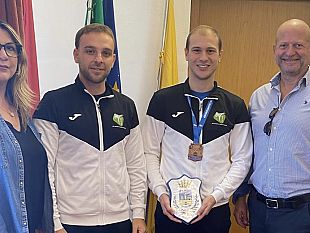 latleta-mazarese-vito-margiotta-accolto-a-palazzo-di-citta