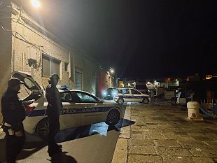 mazara-blitz-notturno-della-polizia-municipale-in-piazzetta-scalo-multe-sequestri-e-due-patenti-ritirate