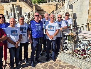 omaggio-floreale-a-rita-atria-da-parte-dellass-gens-nova