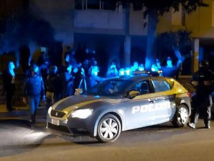 video-mazara-dopo-circa-12-ore-finisce-il-dramma-delluomo-barricato-a-casa-con-il-figlio