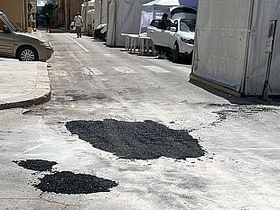 mazara-risistemata-la-grossa-buca-che-si-era-aperta-fra-le-vie-santa-caterina-e-settevanelle