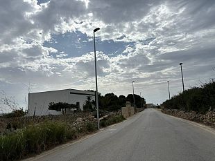 favignana-completati-i-lavori-di-pubblica-illuminazione-lungo-la-strada-provinciale-39-tre-croci-punta-lunga