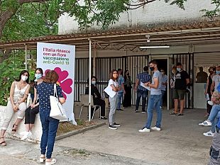 per-tutta-la-giornata-continueano-le-vaccinazioni-a-triscina