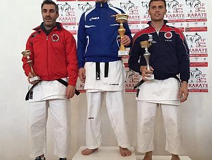 l-atleta-mazarese-angelo-caracausi-si-allena-per-il-mondiale-di-karate-2016