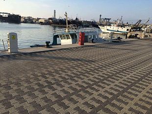 barca-affondata-nella-banchina-in-concessione-alla-lega-navale-di-mazara-chi-paghera-i-costi-della-rimozione-e-di-eventuali-danni-ambientali