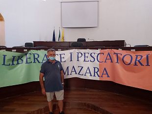 video-siamo-buoni-solo-a-pagare-le-tasse-il-governo-ci-aiuti-lo-sfogo-del-padre-di-uno-dei-18-pescatori-detenuti-a-bengasi