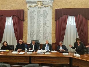 marsala-7-consiglieri-di-maggioranza-prendono-distanze-dal-sindaco-di-girolamo