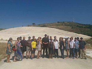 video-roberto-giacobbo-al-grande-cretto-il-suo-racconto-su-gibellina-e-su-burri-per-lo-scirocco-wine-fest