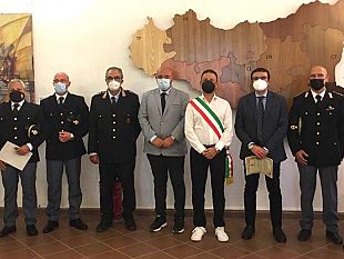 conferiti-sei-encomi-al-dirigente-del-commissariato-di-ps-lupo-ed-al-personale-d