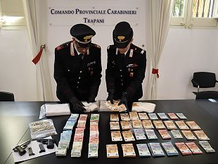 trapani/i-carabinieri-sequestrano-armi-droga-e-oltre-120-mila-euro-in-contanti-sei-arresti-a-trapani