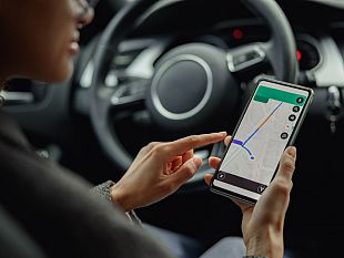 belice/gibellina-conducente-di-un-tir-segue-le-indicazioni-del-navigatore-ma-rimane-impantanato-in-un-tratto-stradale-chiuso