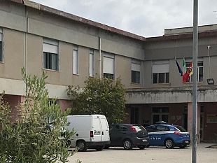 atti-vandalici-alla-scuola-pardo