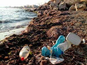 lungomare-san-vito-e-bocca-arena-rifiuti-a-gogo