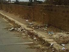 operai-del-comune-discerbano-via-archi-ma-strada-lasciata-in-condizioni-pietose