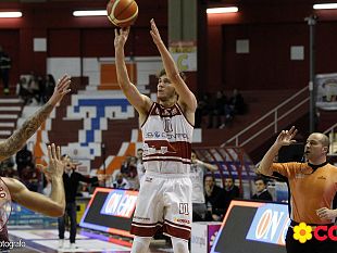 la-pallacanestro-trapani-cade-contro-rieti