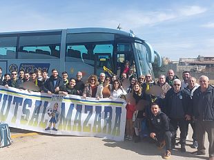 piu-di-100-tifosi-presenti-a-gela-per-supportare-il-futsal-mazara-contro-il-gela-c5