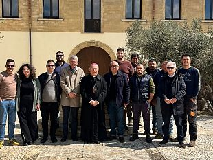 mazara-il-vescovo-giurdanella-ha-benedetto-la-nuova-cappella-presso-la-cantina-assuli