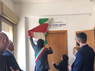 petrosino-intitolata-al-dottor-giuseppe-pizzo-larea-della-segreteria-amministrativa-del-municipio