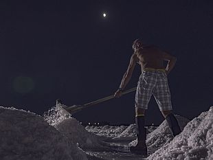 marsala/il-sale-incontra-la-luna-raccolta-notturna-alle-saline-ettore-infersa