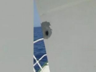 mazara/i-fori-dei-proiettili-libici-sul-motopesca-michele-giacalone