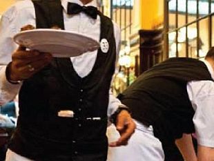 percepivano-la-naspi-e-lavoravano-in-nero-allinterno-di-un-noto-ristorante-sanzioni-dalla-gdf