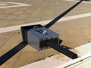 mazara-vandali-in-azione-sul-lungomare-danneggiati-due-cestini-per-le-deiezioni-canine