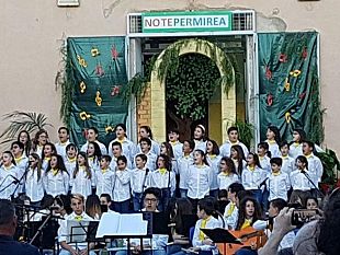 un-ricco-natale-per-il-coro-note-per-mirea-dell-i-c-lombardo-radice-pappalardo