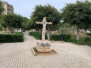 video-lo-spazio-cittadino-natale-mondo-il-ricordo-abbandonato-di-un-eroe